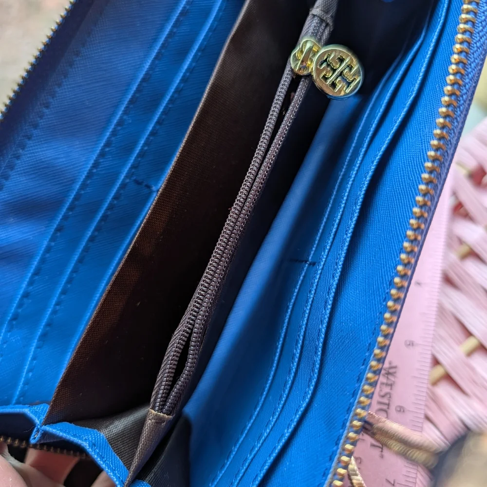 Tory Burch Blue Wallet - Picture 3 of 8